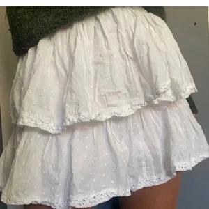 ByAnastasia kjol  - Kjol från ByAnastasia i stl S. Säg till för flera bilder 💕💕💕💕. Köp direkt för 500kr