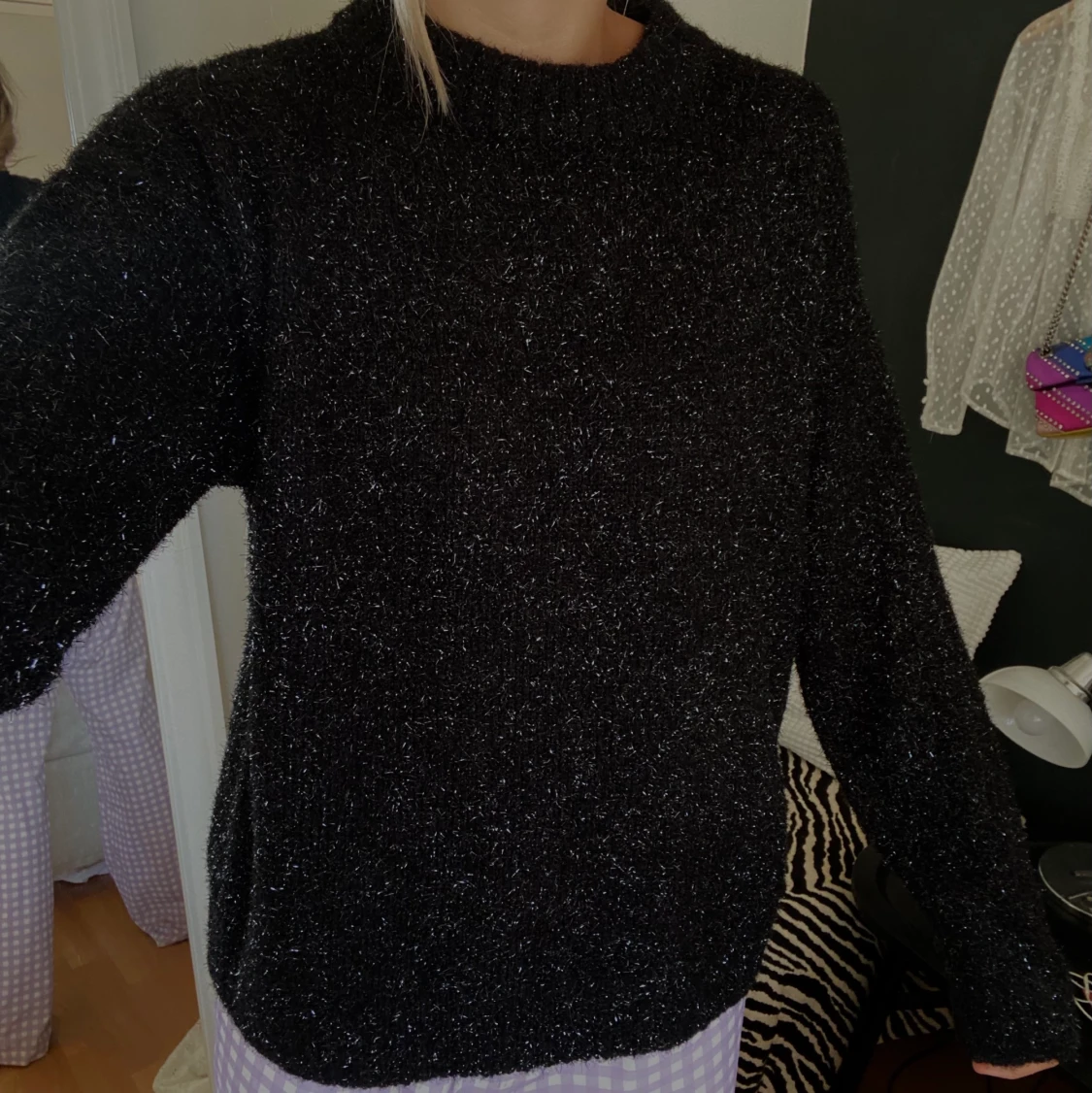 Svart glittrig tröja - 90