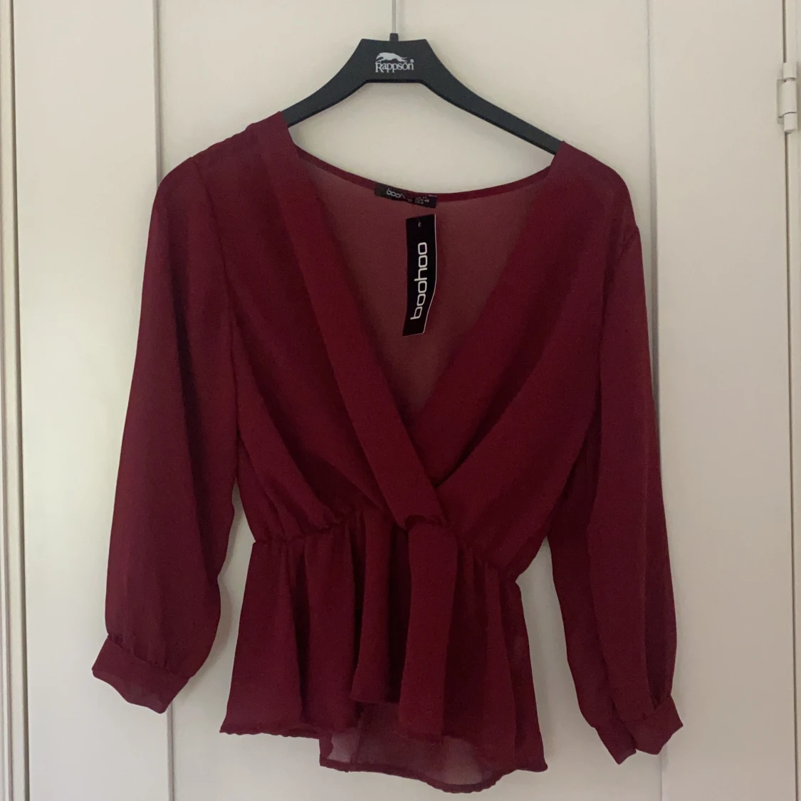 Snygg blus från Boohoo