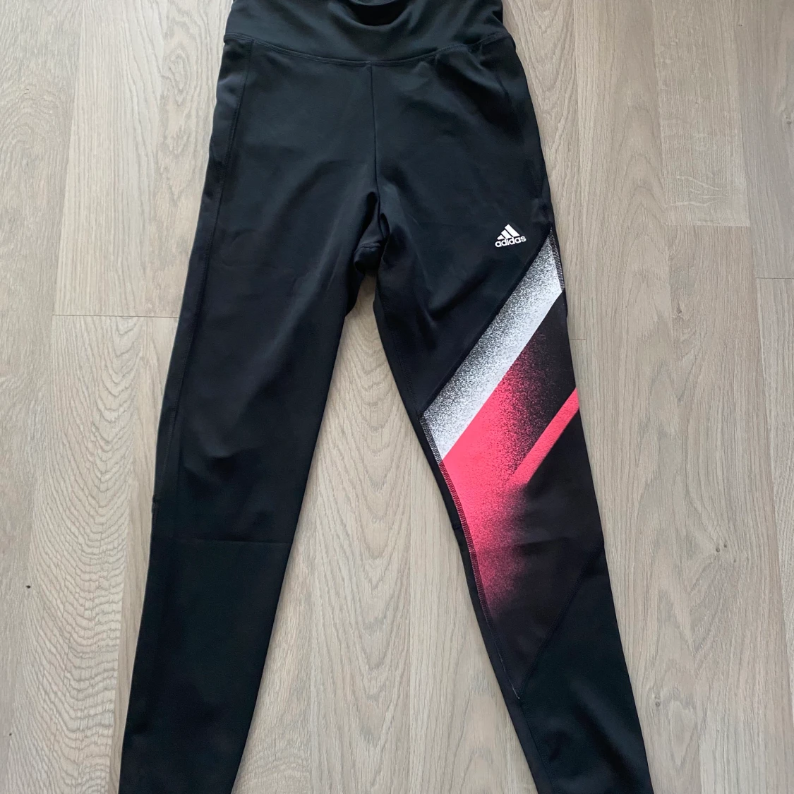 Adidas träningsbyxor