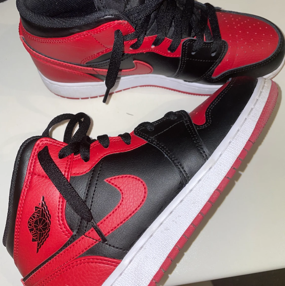 Jordan 1 Mid Banned  - 90