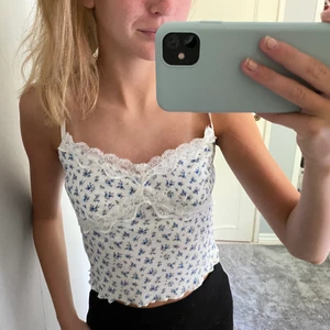 Storlek xs - Linne från shein i storlek xs. Nästan aldrig använd💓💓 frakten kostar 50kr