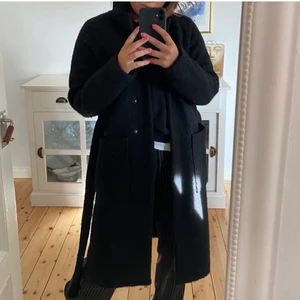 Kappa - Lägger upp igen! Kappa som passar perfekt nu till hösten 🙏🏼🙏🏼 från noisy may, knappt använd