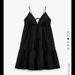 Populär Zara klänning  - Säljer min populära zara klänning i storlek xs. Endast använd 1 gång. Superfin med en stickad tröja över nu i vinter nypris 399 kr