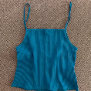 zara linne - linne från zara i en så fin blå färg💙💙😮‍💨 endast använd en gång! storlek M men sitter jätte fint på mig som är S också!!