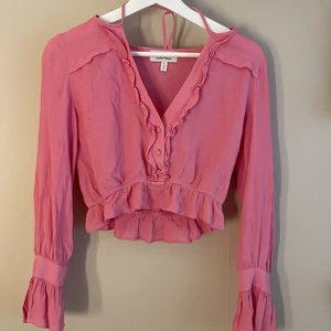 Rosa topp - Säljer super fin topp/blus från &other stories! Använder inte längre💕 superfint skick⚡️💕 100kr+frakt 💕