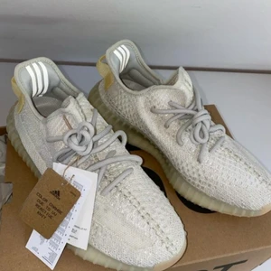 YEEZY BOOST 350 V2 - Yeezy boost 350 V2  Us 7.5. 
