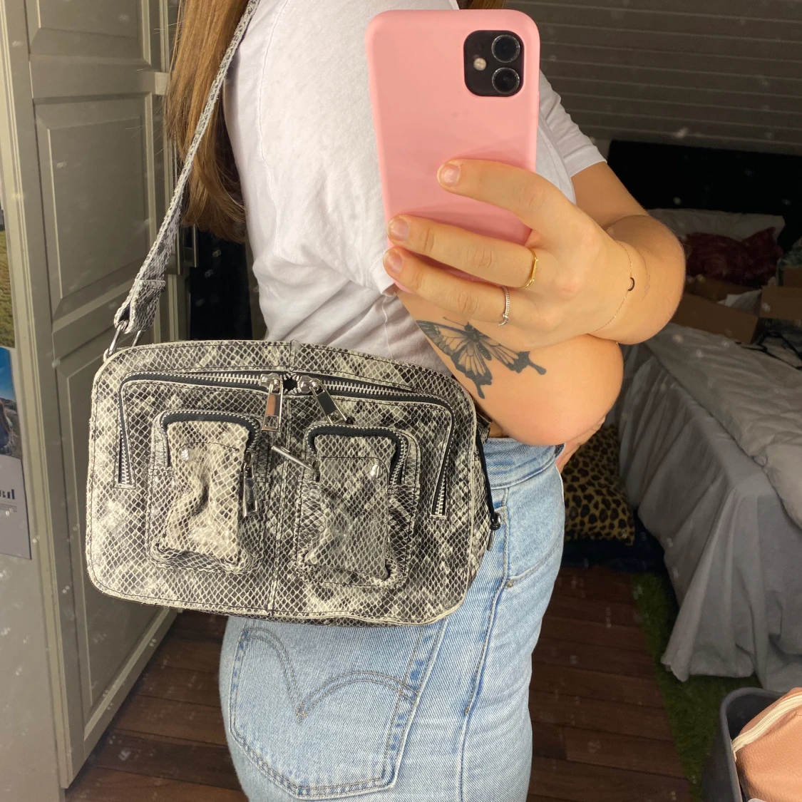 Säljer en oanvänd väska från nunoo