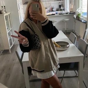 College jacka - Från Gina, super snygg 10/10 skick! 