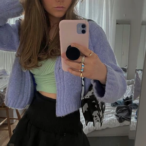 Lila kofta - Söt lila kofta 💜 har för många koftor så denna användas inte