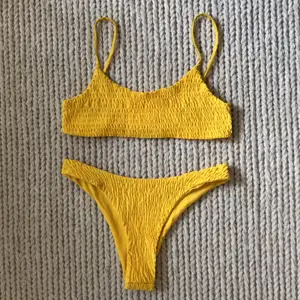 Gul bikini från SheIn 🥰 Storlek S, true to size! Säljer då den inte kommit till användning, endast använd 1 gång! Tvättas självklart före köp. Köparen står för frakt 💘