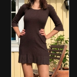 Klänning  - En enklare brun klänning 👗 