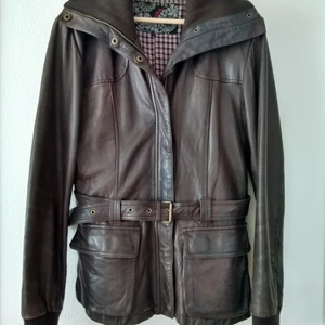 Äkta läder jacka - Äkta läderjacka från märket Zoul Original. Normalpris 1500 kr men säljes för 900 kr. Mötes upp i Arlöv eller Malmö. 