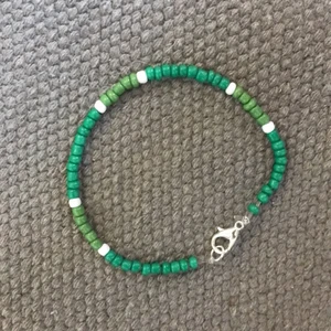 Köp armband strätchit🥰 - Fint att ha på sommar och på vinter perfekt till allt🥰🤩