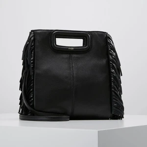 Maje - Säljer min älskade maje väska i stora modellen. Svart skinn, nästan aldrig använd, nyskick. Kom med bud privat💓