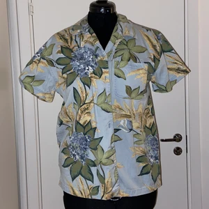 Pastell Hawaii Skjorta - Hawaii skjorta i pastellfärger från second hand