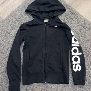 Adidas - Tröjan-S  byxorna-M