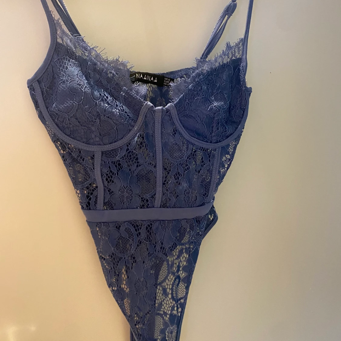 Body i spets i storlek 34 - 90