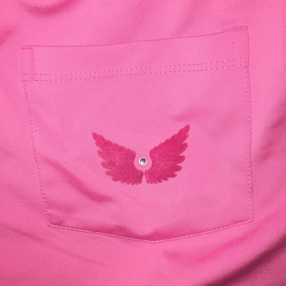 Söta rosa Pinkoholic shorts med vingar på fickan, storlek S 💌 säljer för inte fått nån använda för dom. Köpare står för frakt💝 om du har mer frågor hör bara av dig . Jeans & Byxor.