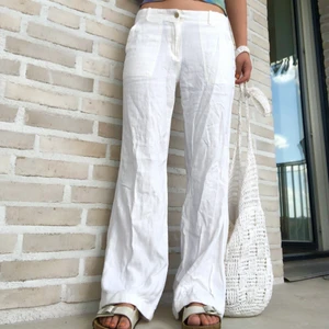 Linnebyxor - Säljer dessa  linnebyxor från flash i storlek 40!!😍 jag är 165cm. Fraktar för 66kr spårbart eller möts upp i Stockholm:) 