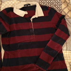 Gant tröja  - Gant tröja som inte kommer till användning mer. Storlek s. I fint skick. 