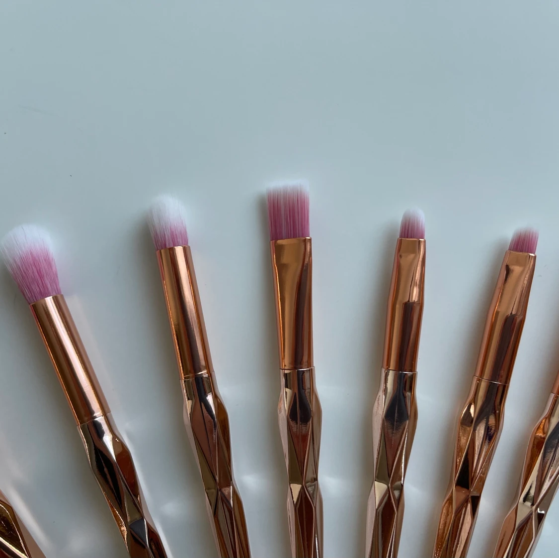 NYA SMINKBORSTAR 100 SEK 11 STYCKEN - 91