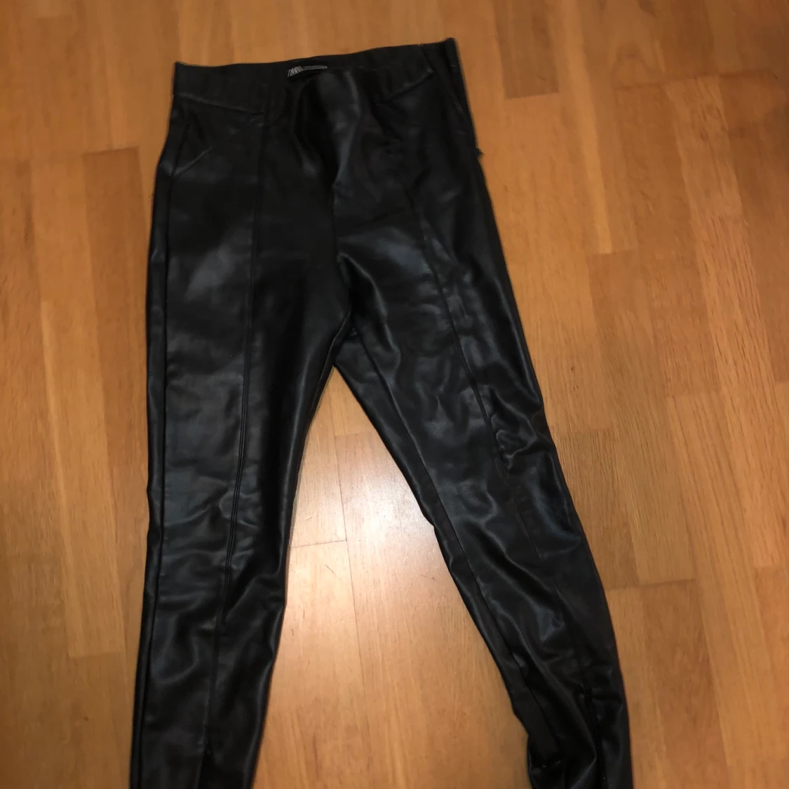 Lädertajts Zara - 91