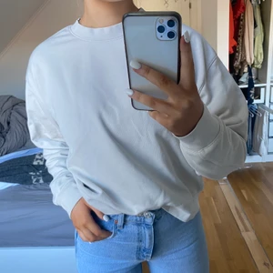 Weekday Sweatshirt - Vit/beige sweatshirt från Weekday