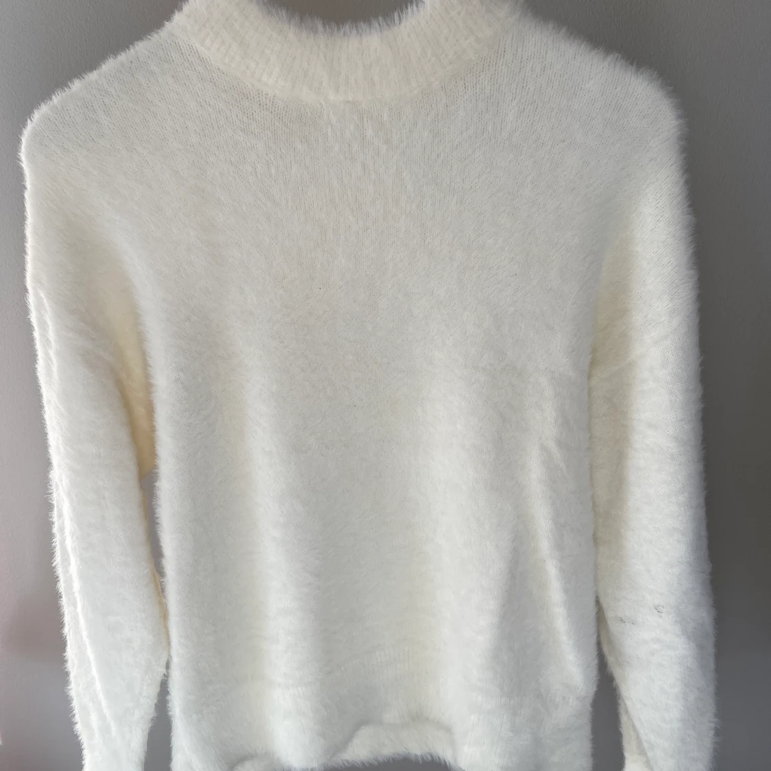 Vit stickad tröja - 90