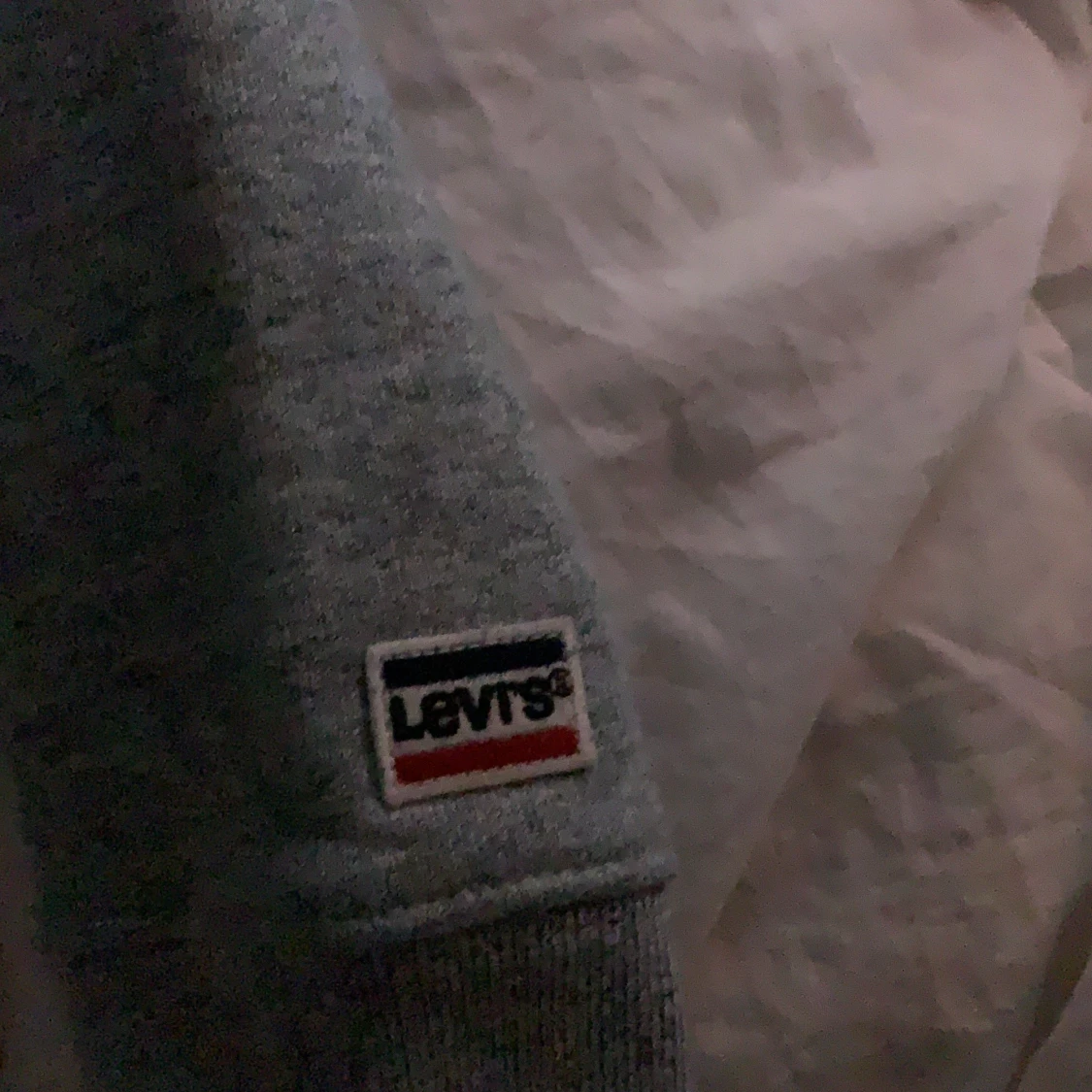 Levis tröja st xs men passar även S - 91