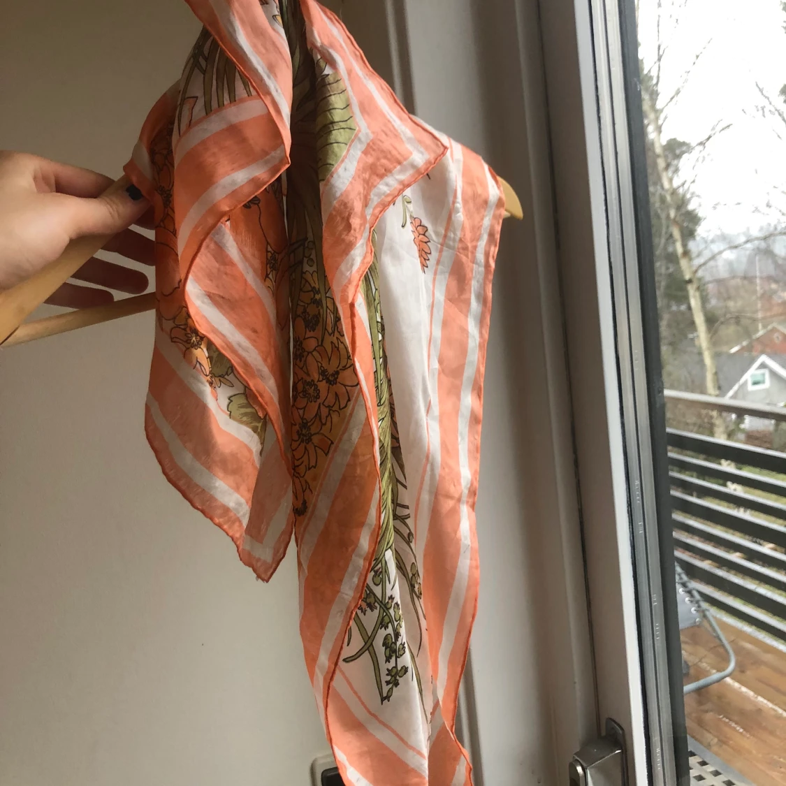 Floral mönstrad sjal - 90