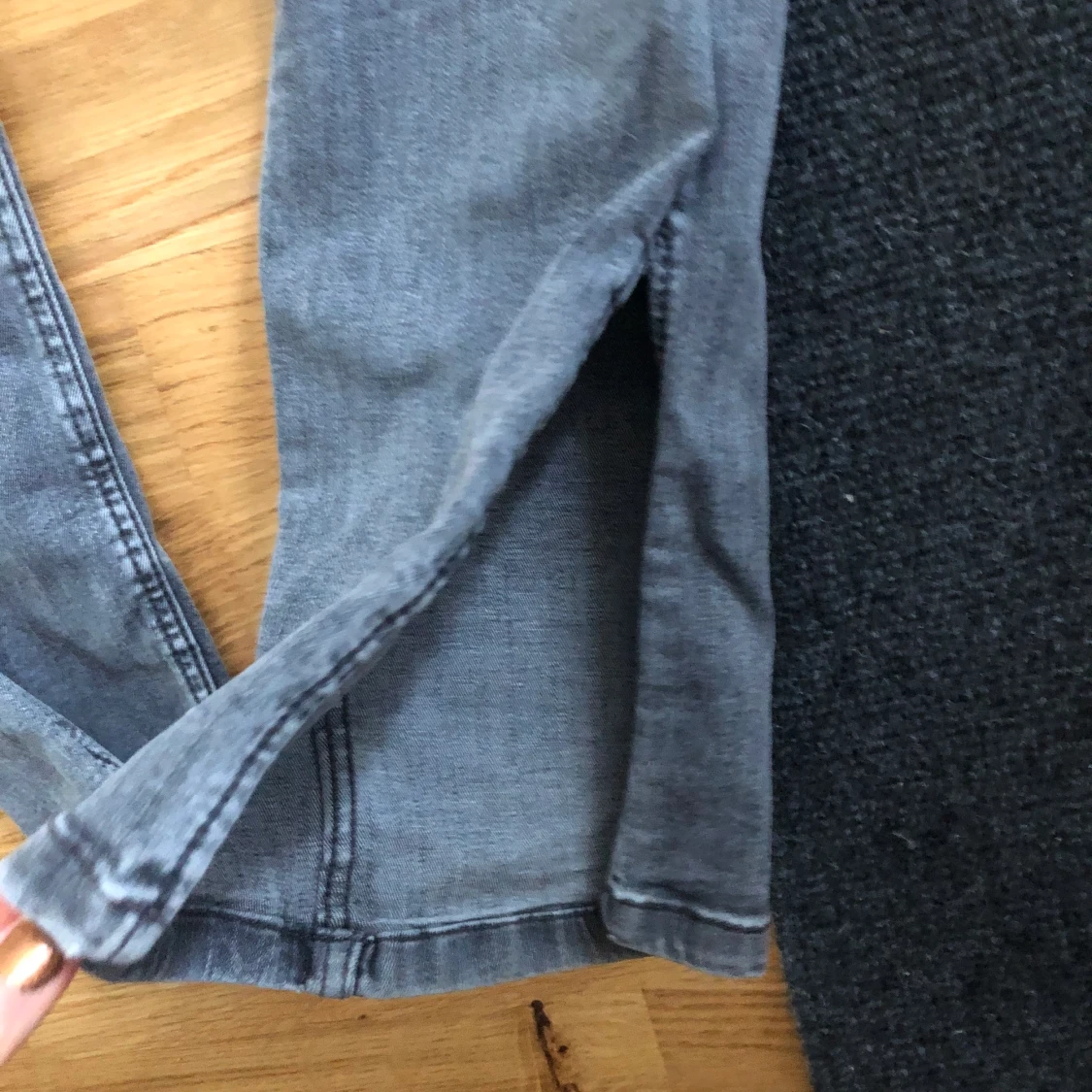 Gråa zara jeans - 91