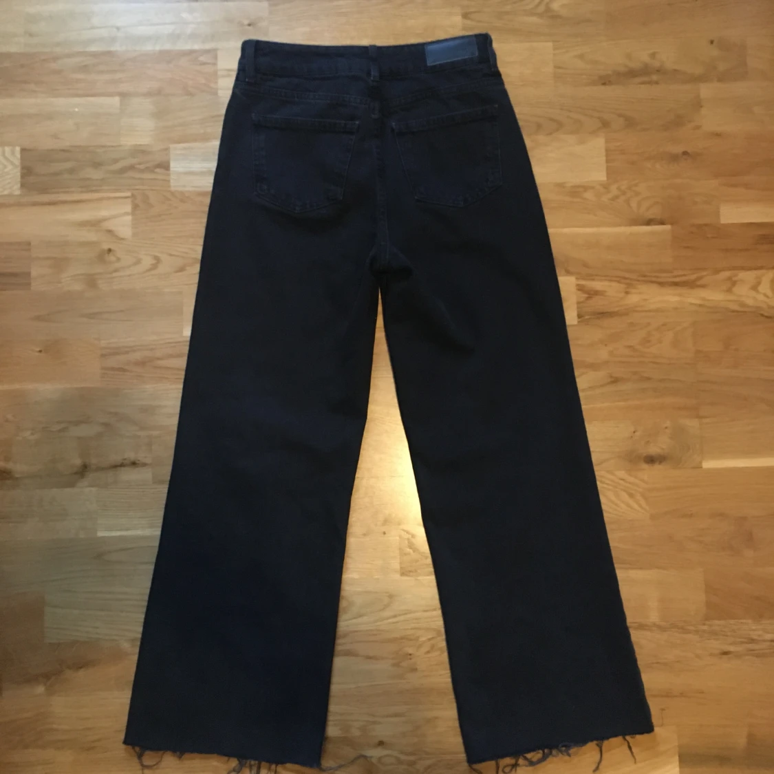 Svarta jeans i jättefint skick - 90
