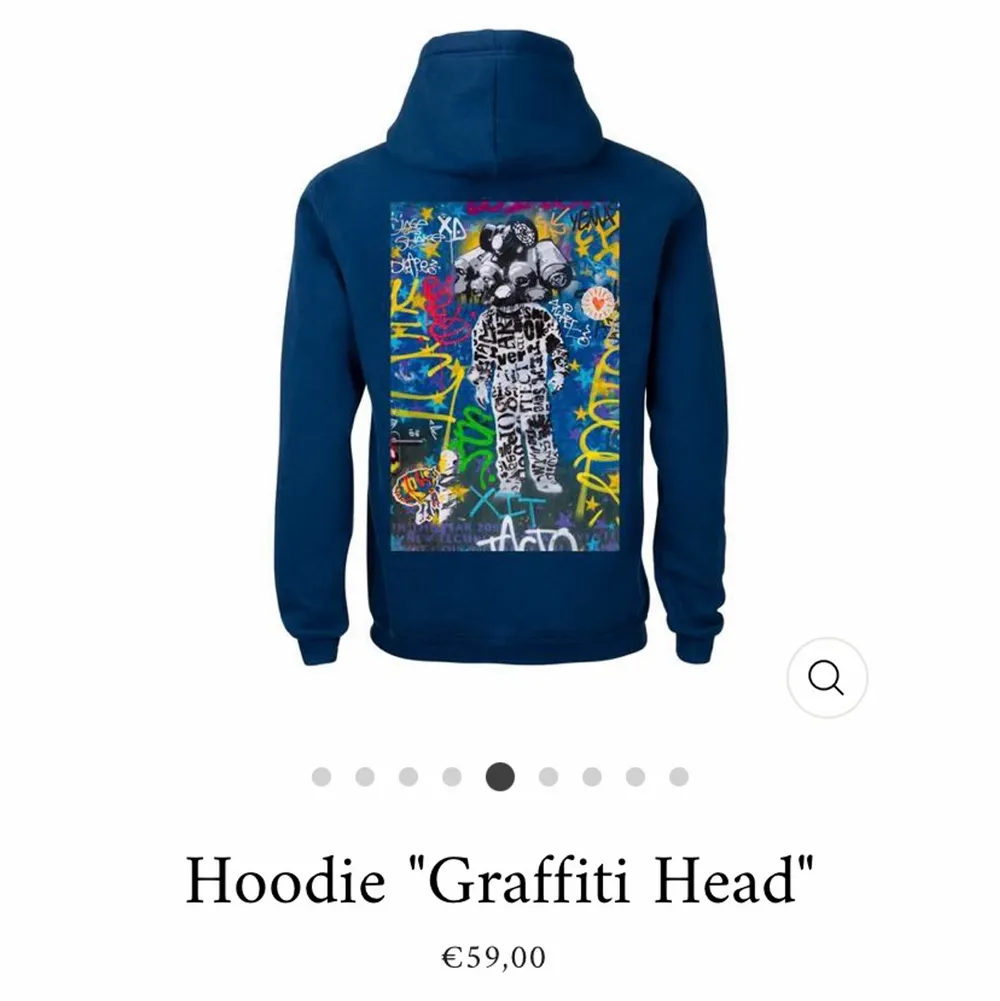 Säljer denna hoodie från the cool elephant i storlek S pga att den var för liten på mig... Den är alltså helt oanvänd. Nypris 600kr, säljer för 500kr men man får lägga bud!!!. T-shirts.