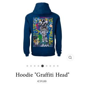 Säljer denna hoodie från the cool elephant i storlek S pga att den var för liten på mig... Den är alltså helt oanvänd. Nypris 600kr, säljer för 500kr men man får lägga bud!!!