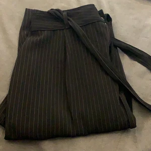 Kostym byxor - Raklånga kostym byxor i storlek 38 men kan även passa 36, helt nya ✨✨