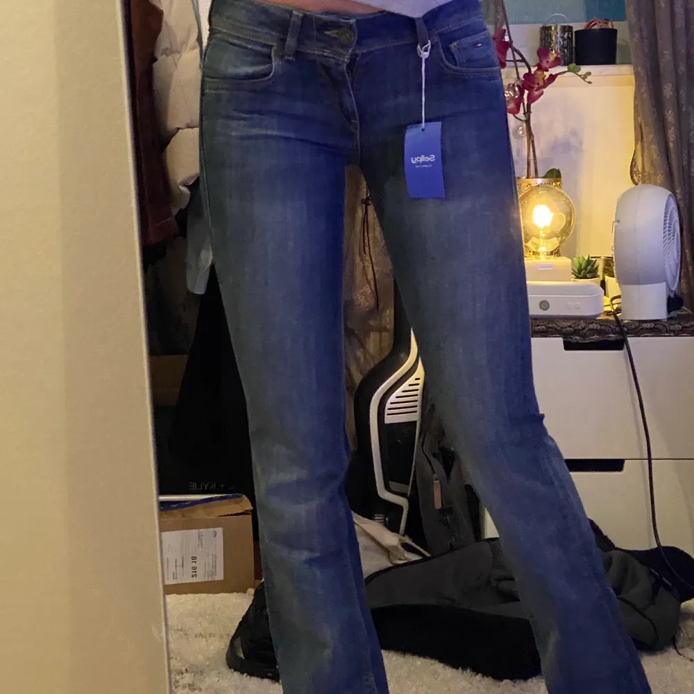 Aldrig använda från Sellpy är 170 o är lite långa i längden men passar mig ändå bra. Jeans & Byxor.
