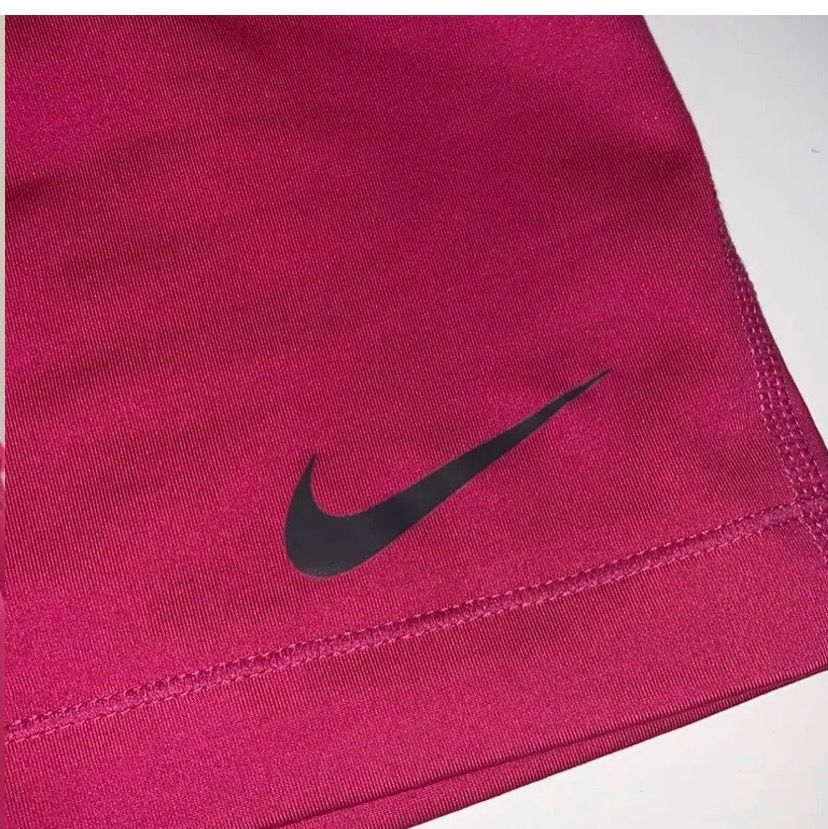 Helt vanliga Nike Pro shorts😊❤️storlek XS och fin rosa färg . Shorts.