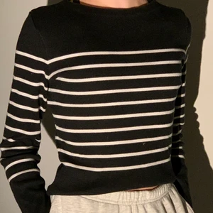 Kookai tröja  - Super fin kookai tröja nypris ca 1000kr säljer för 250kr eller bud!