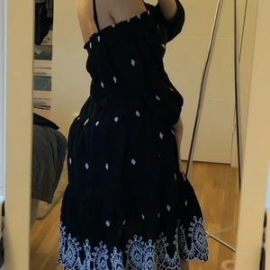 Klänning (Spansk)  - 💃🏽