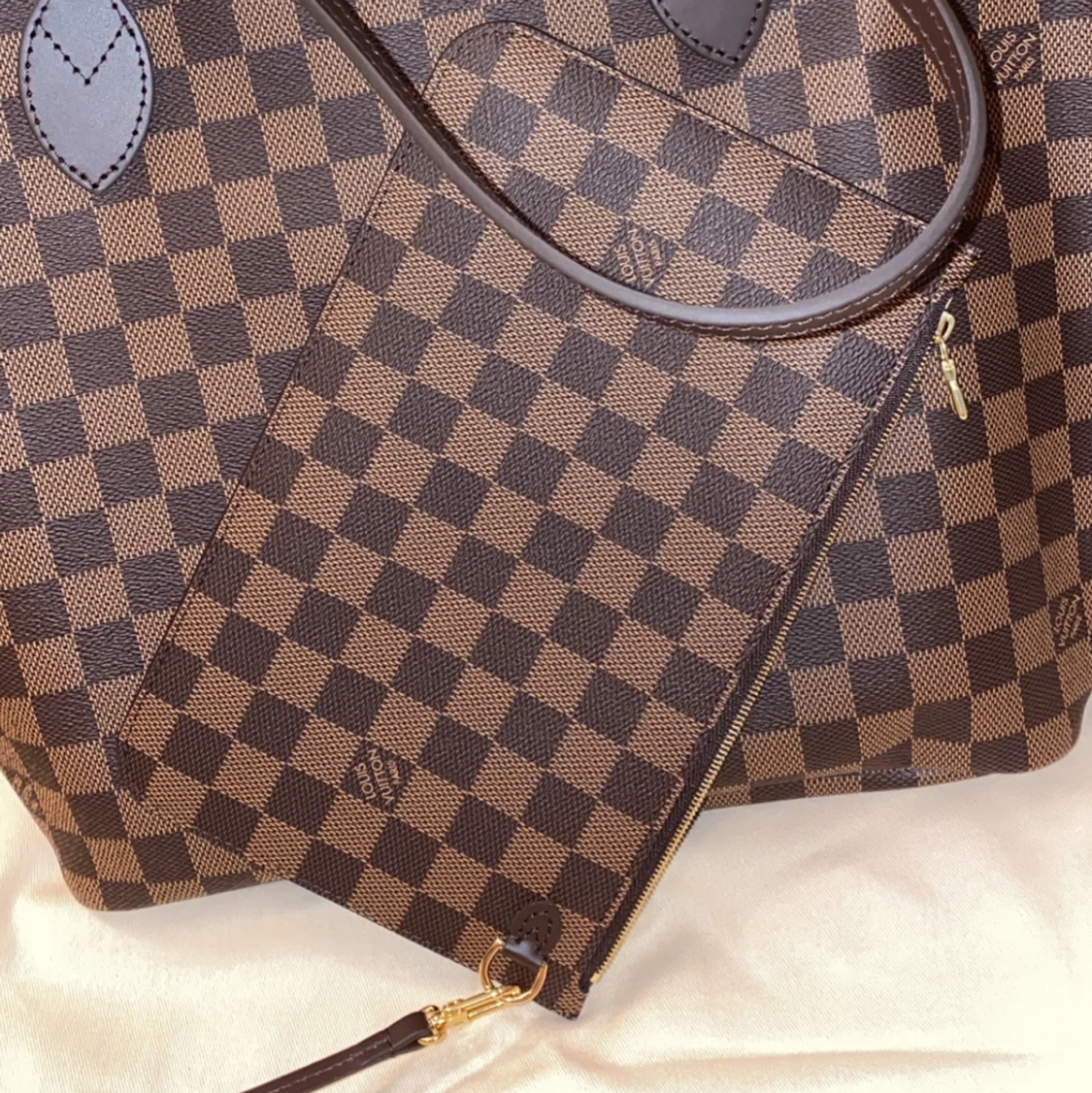 Äkta LV CLUTCH