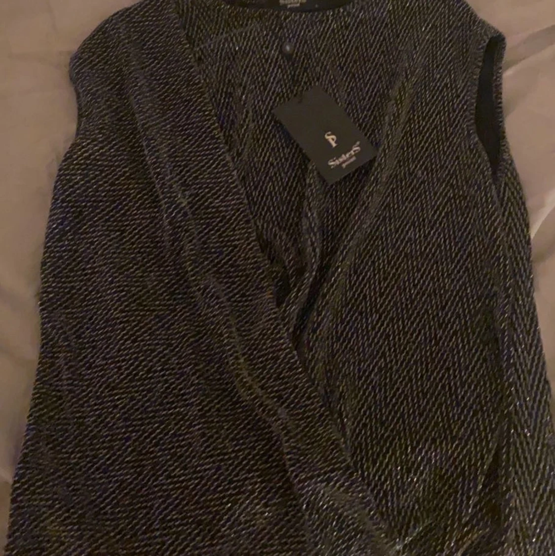 Glittrig tröja  - 91