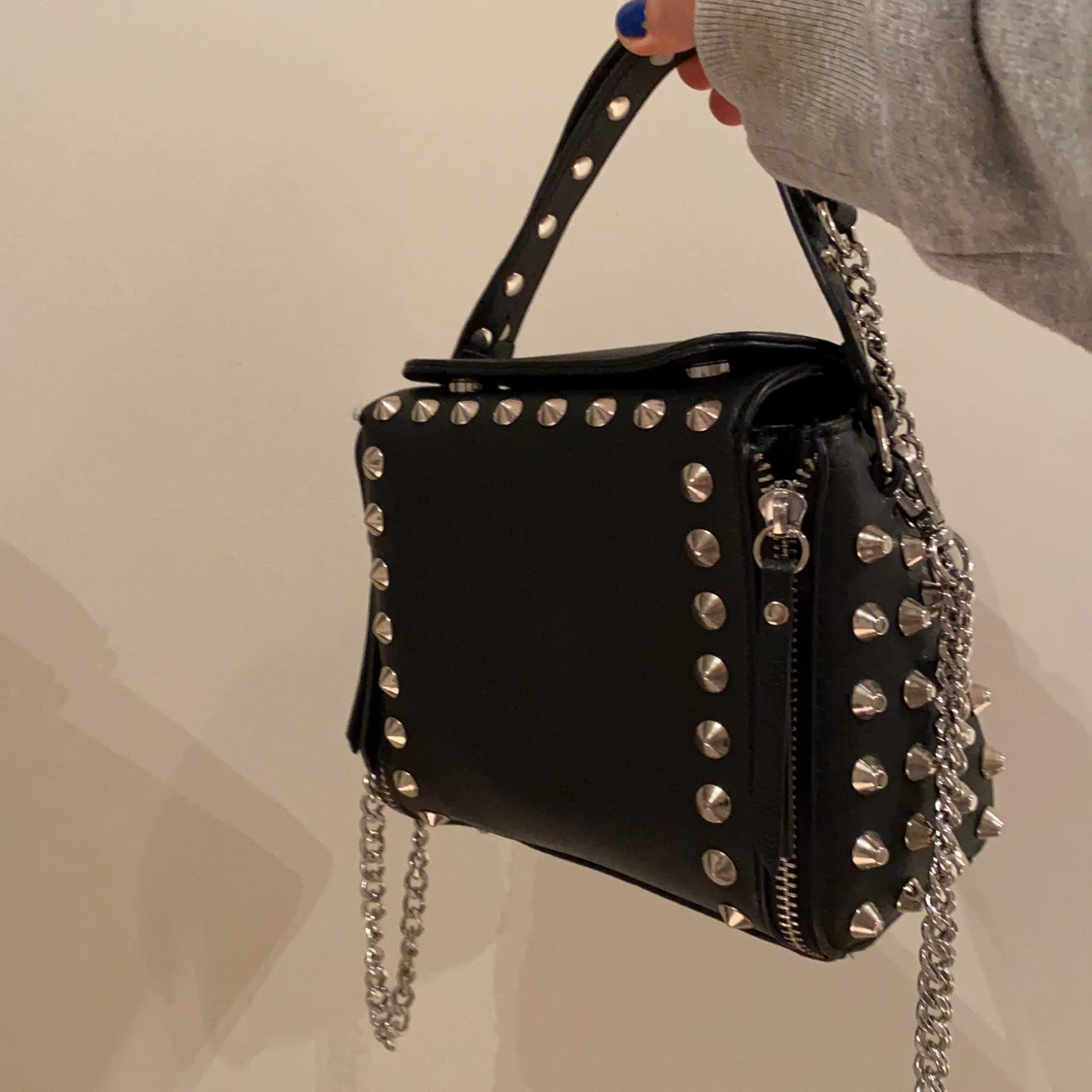 Zara väska nitar - 90