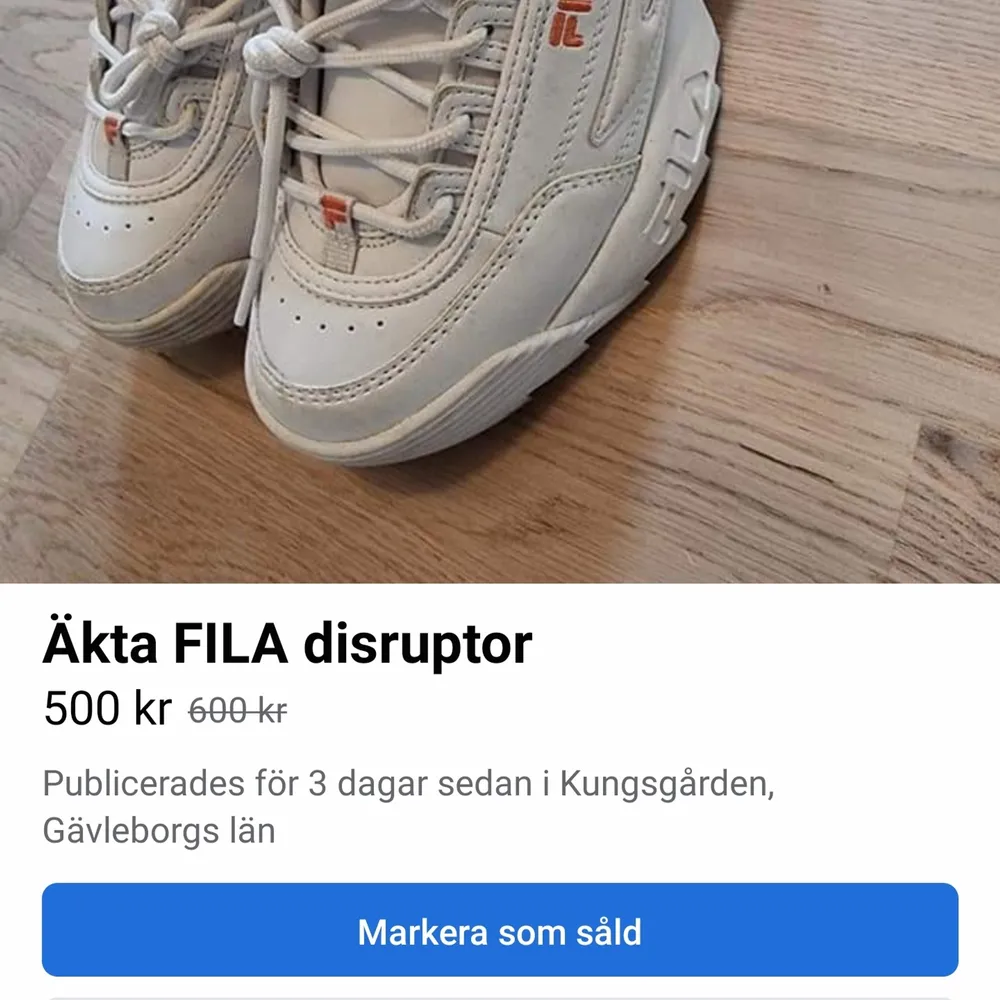 ÄKTA FILA disruptor i nyskick. Använd ett fåtal ggr och därför i mkt fint skick. Storlek 37.5. Skor.