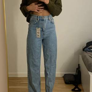 Jätte fina nya jeans från Zara med prislapp på✨