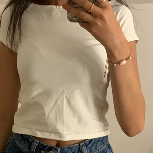 Tröja - En jätte enkel och fin tröja, tröjan sitter som  storlek S🥰