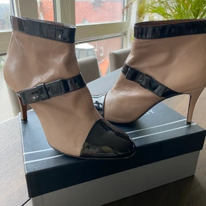 Tronchetti stövlar  - Tronchetti stövlar ”made in Italy 🇮🇹 ” köpte i Danmark 🇩🇰…..storlek 39 1/2 🤎🖤🤎🖤🤎🖤🤎🖤🤎🖤