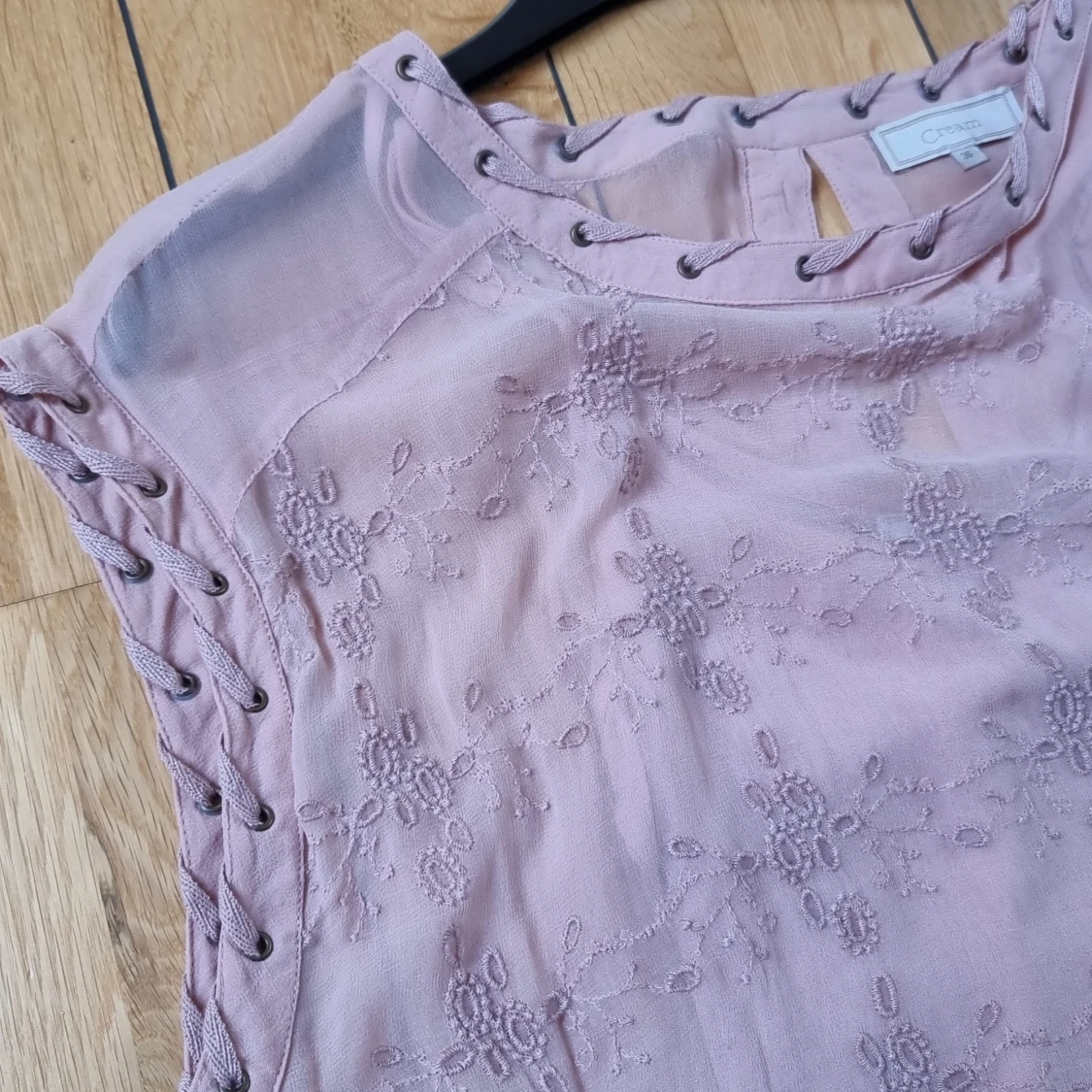 Puderrosa skir klänning från Cream. - 91