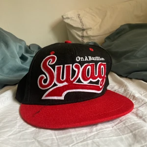 Keps med tryck  - Lägger ut denna supercoola keps med trycket ”swag” igen pga oseriösa köpare ❤️ 