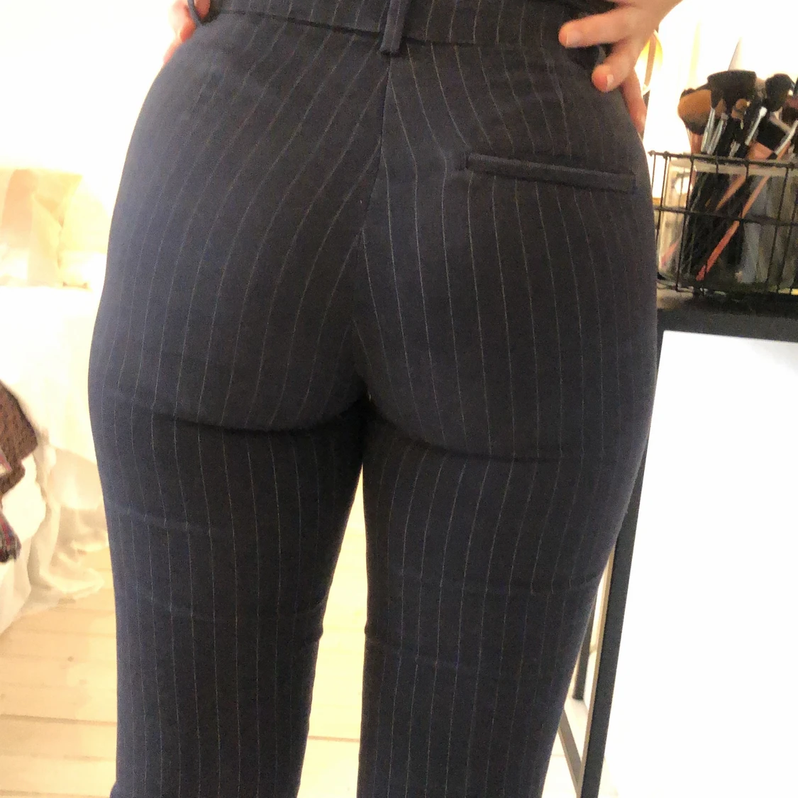  marinblåa slacks med vita ränder  - 90